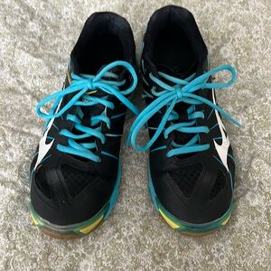 Mizuno women’s volleyball shoes. Size 8.5. Used for one season.